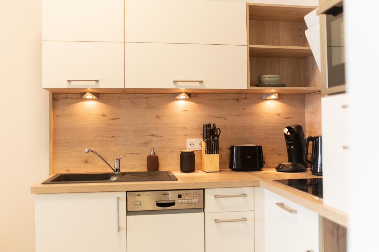 Dwellstay - Modernes Apartment I 55Qm I 2 Zimmer I Kueche I Bad I Terrasse I Tv I Wlan Bad Hersfeld Bagian luar foto